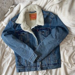 Levi’s Sherpa lined jean jacket